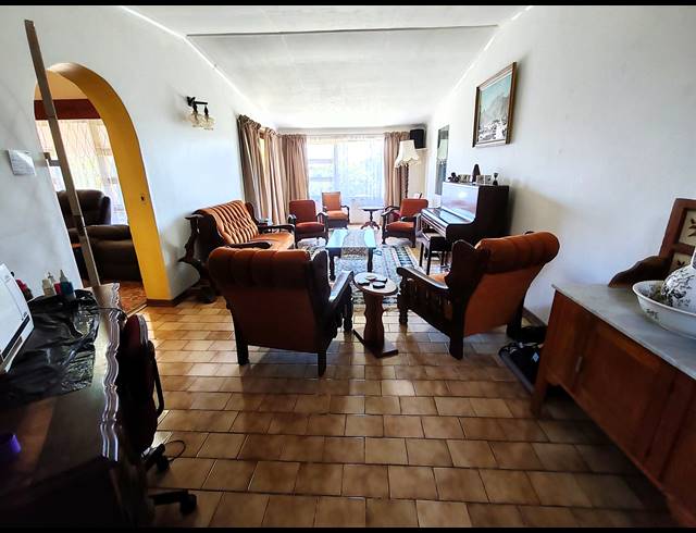 5 BEDROOM HOUSE FOR SALE IN UVONGO